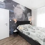 & Kolovare 1, Zadar