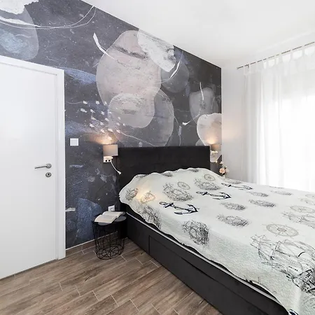 & Kolovare 1, ザダル